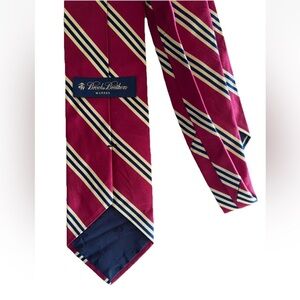 Brooks Brothers Makers Tie Red blue gold Stripe Silk 59” Classic USA